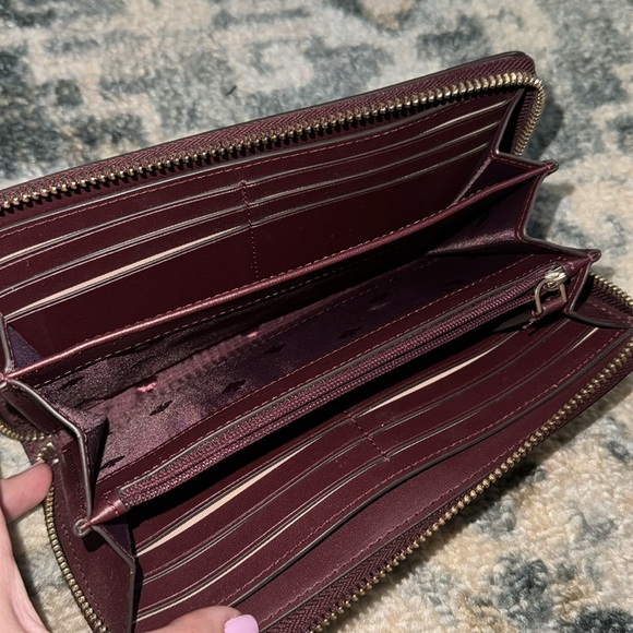 Kate Spade Large Continental Wallet - Picture 4 of 5